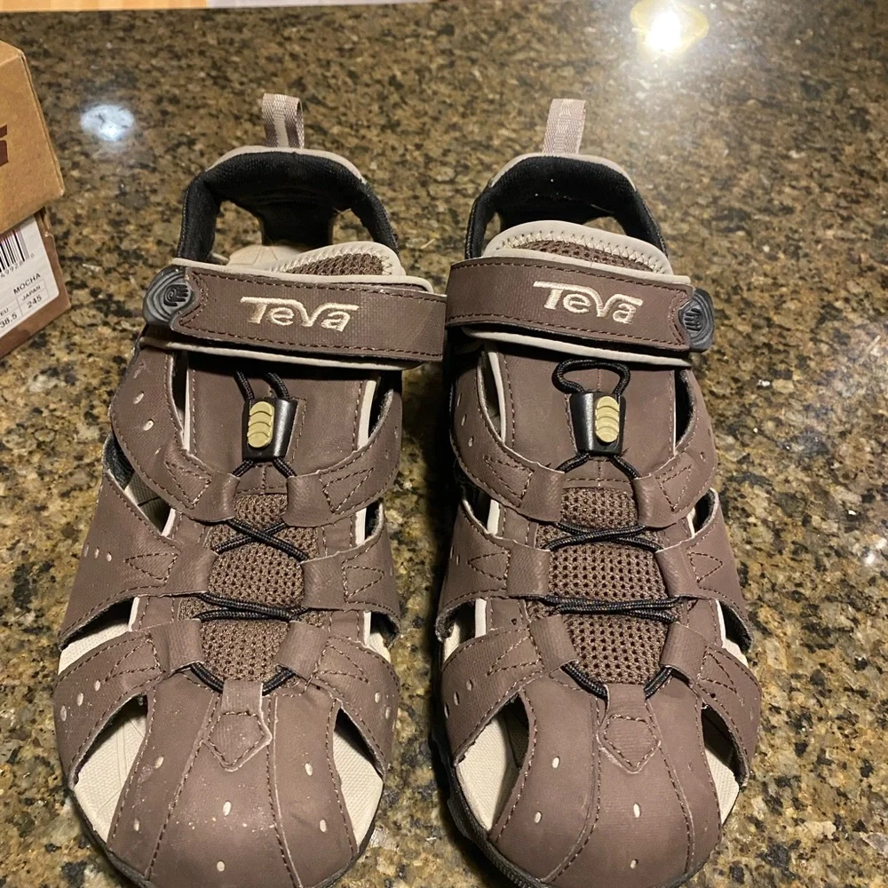 TEVA Dozer Women’s Sandal EUC - Picture 6 of 8